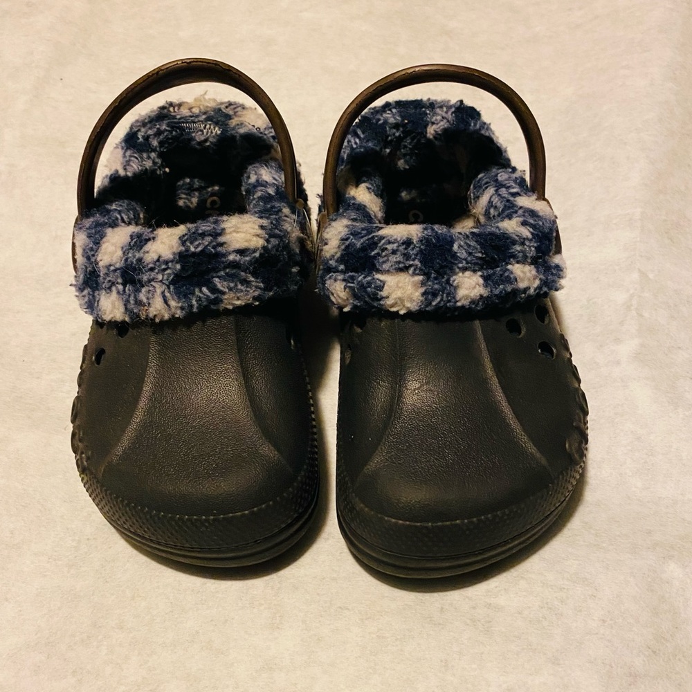 Crocs Kids' Cozy Lined Clogs, Blue Size 8-9